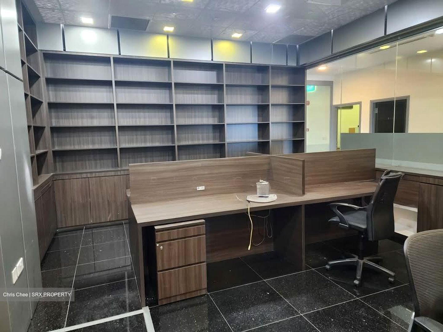Fragrance Empire Building (D5), Office #572096731
